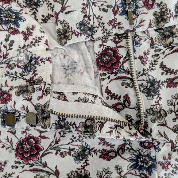 LOFT Women's Linen Blend Shorts Size 6 White Floral Print NWOT - Picture 5 of 7